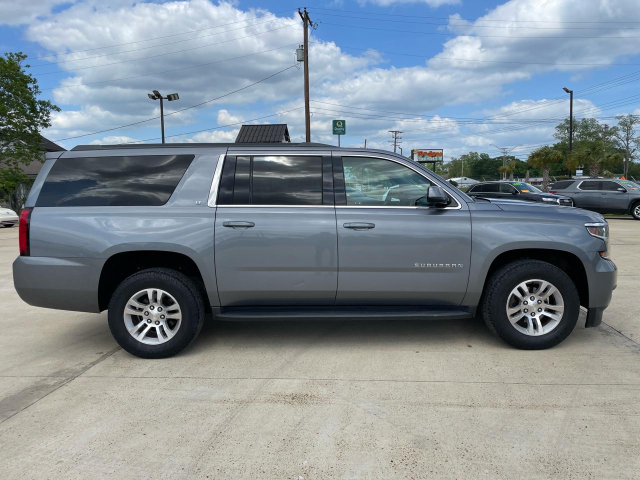 Chevrolet Suburban 4WD 4dr 1500 LT 2019