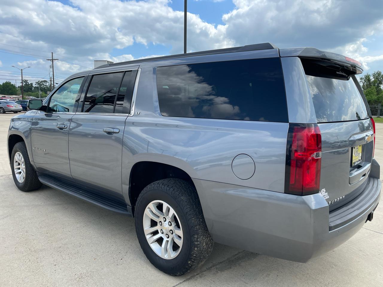 Chevrolet Suburban 4WD 4dr 1500 LT 2019