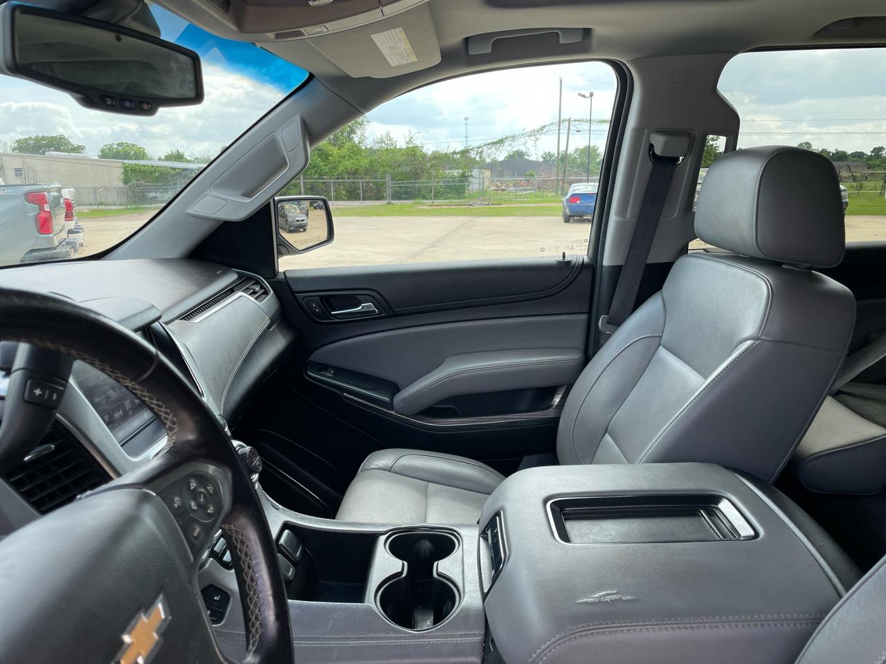 Chevrolet Suburban 4WD 4dr 1500 LT 2019