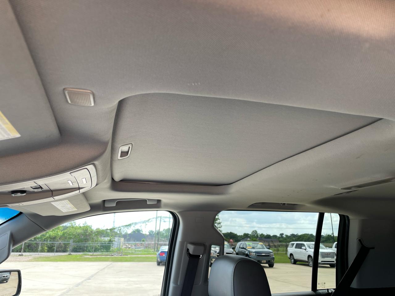 Chevrolet Suburban 4WD 4dr 1500 LT 2019