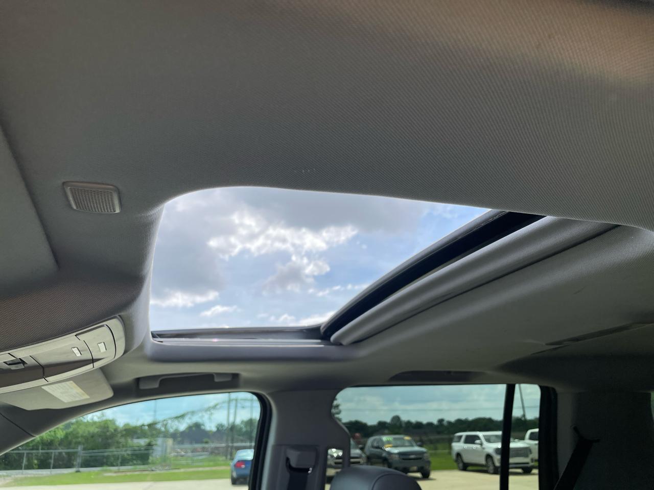 Chevrolet Suburban 4WD 4dr 1500 LT 2019