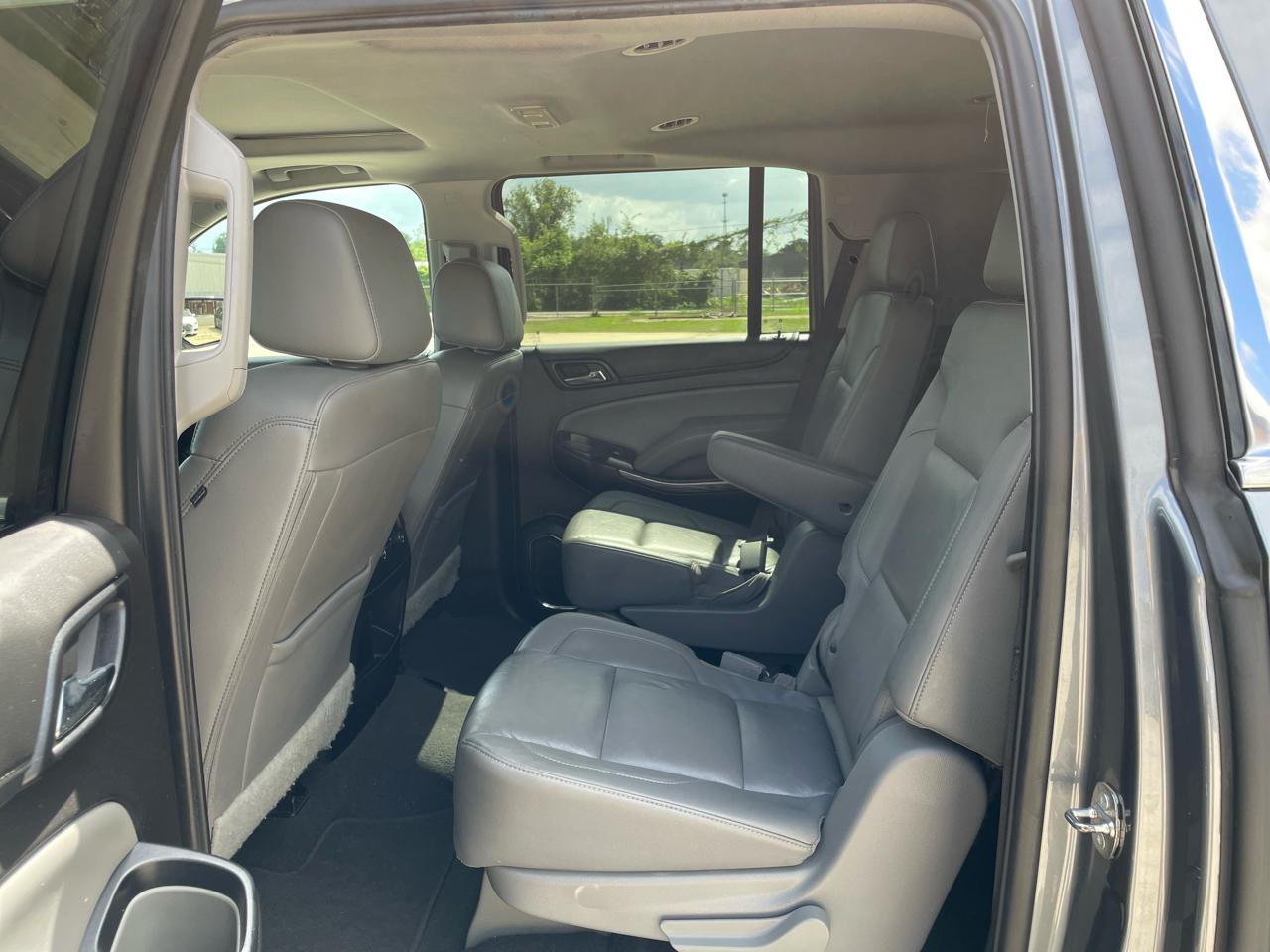Chevrolet Suburban 4WD 4dr 1500 LT 2019