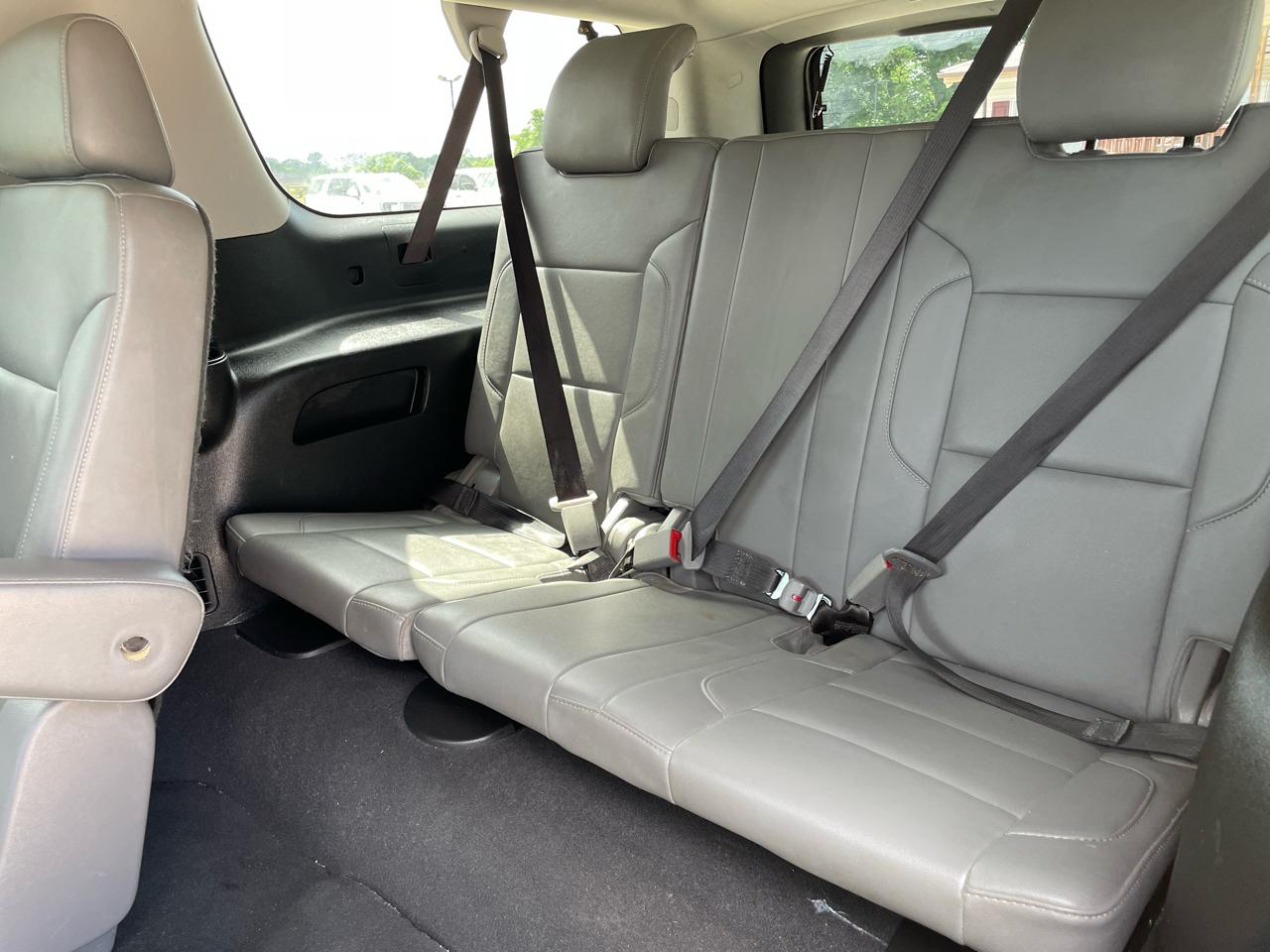 Chevrolet Suburban 4WD 4dr 1500 LT 2019