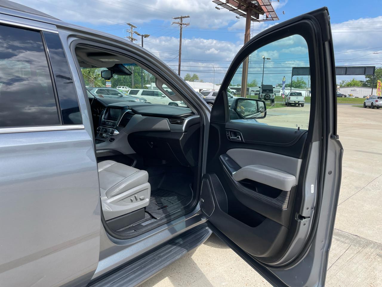 Chevrolet Suburban 4WD 4dr 1500 LT 2019