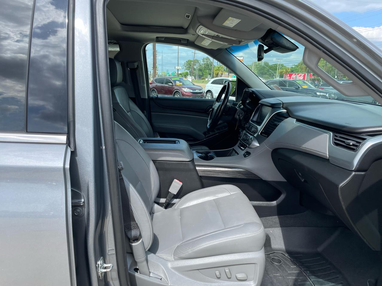 Chevrolet Suburban 4WD 4dr 1500 LT 2019