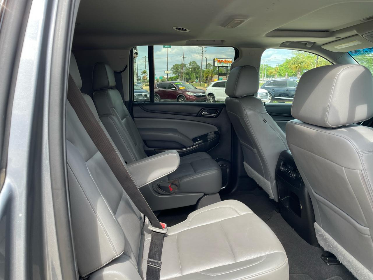 Chevrolet Suburban 4WD 4dr 1500 LT 2019