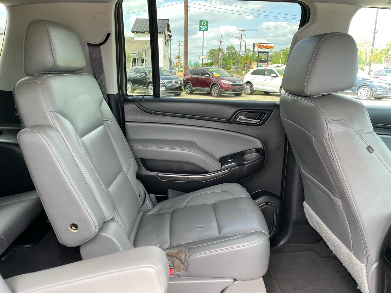 Chevrolet Suburban 4WD 4dr 1500 LT 2019