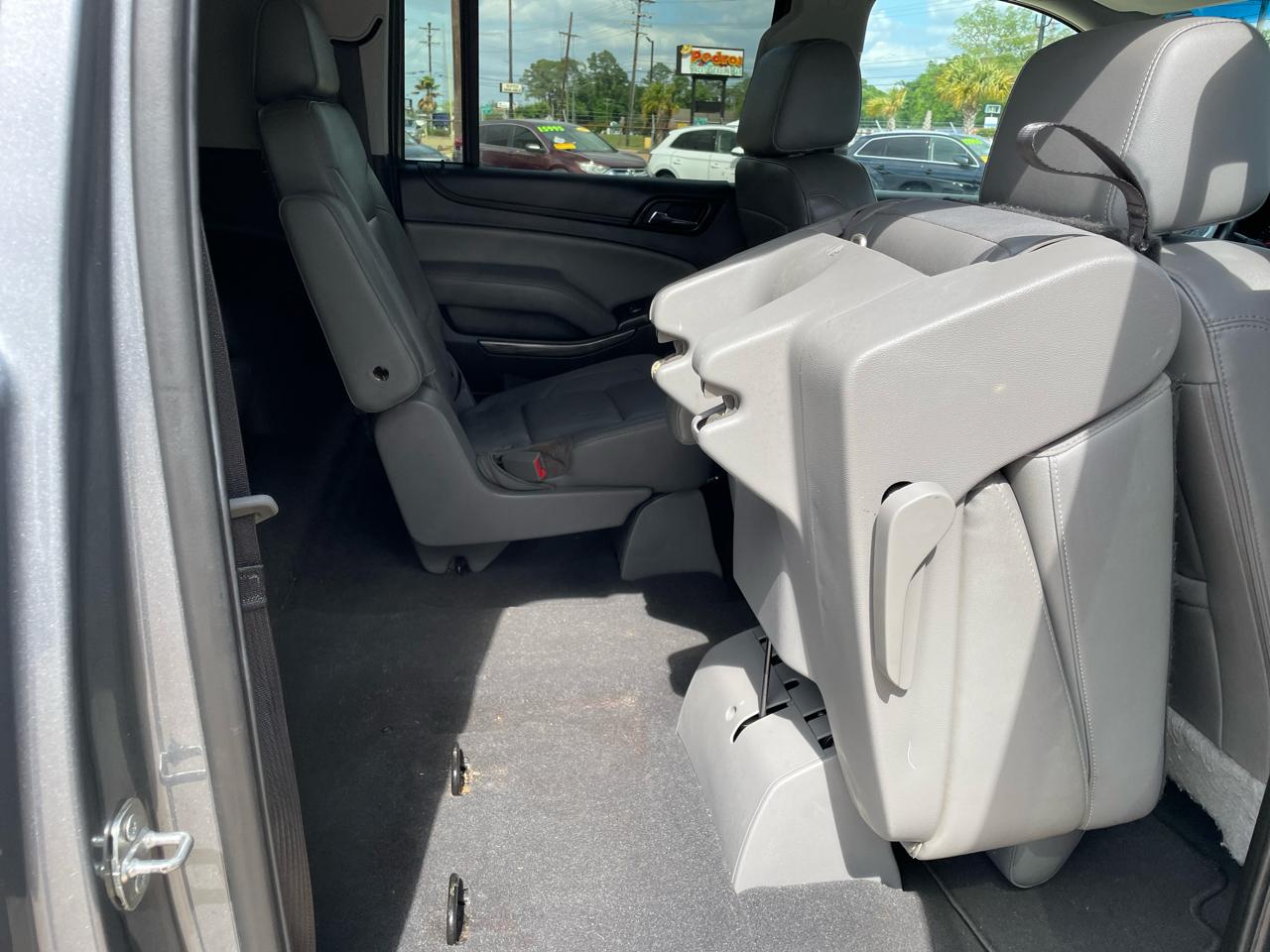 Chevrolet Suburban 4WD 4dr 1500 LT 2019