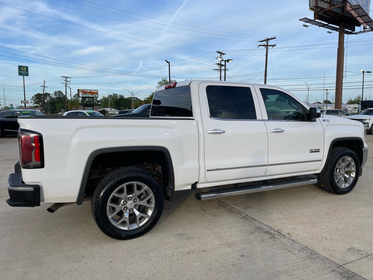 GMC Sierra 1500 4WD Crew Cab 143.5" SLT 2018