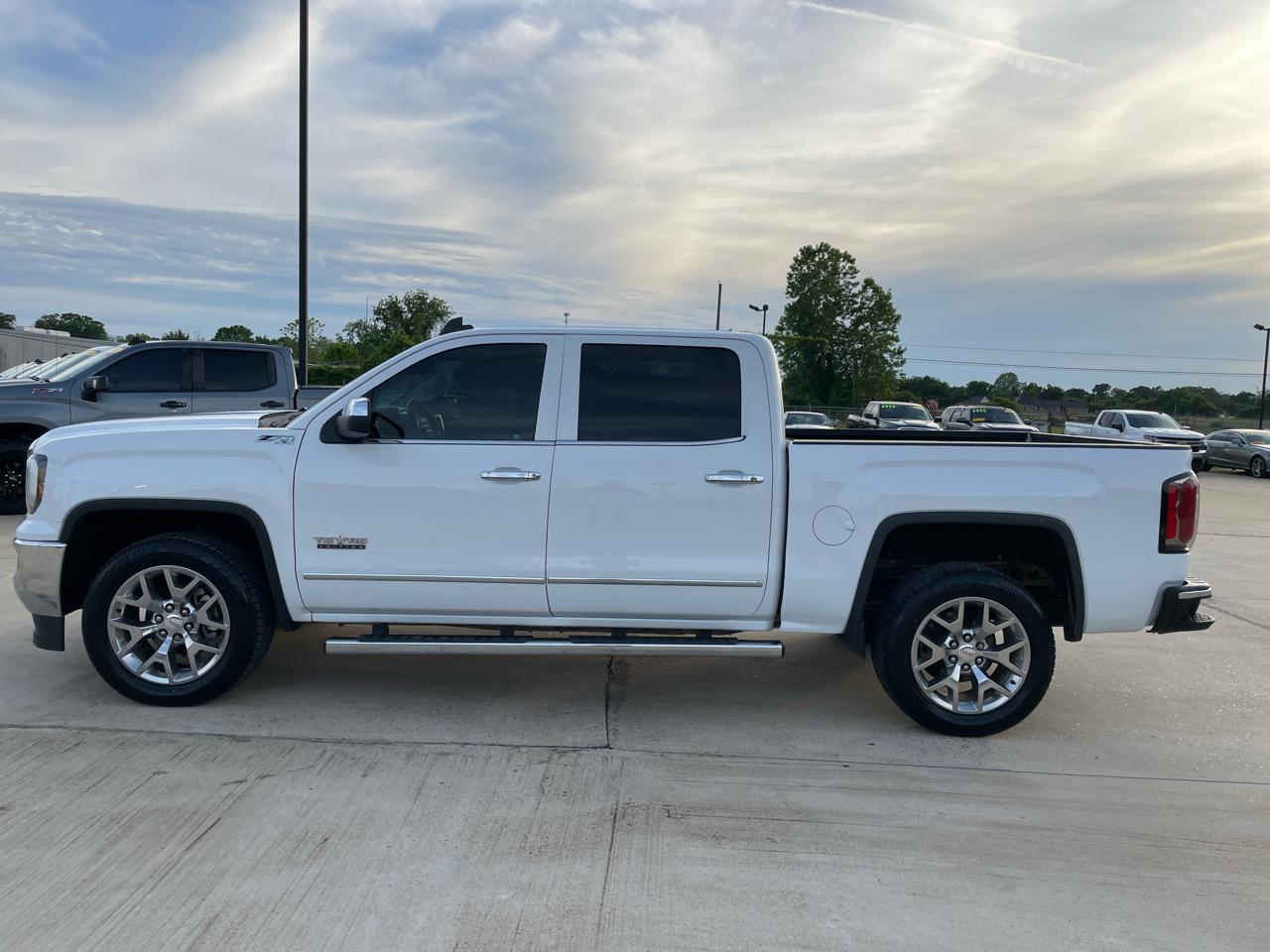 GMC Sierra 1500 4WD Crew Cab 143.5" SLT 2018