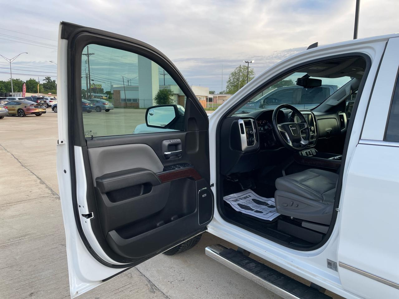 GMC Sierra 1500 4WD Crew Cab 143.5" SLT 2018