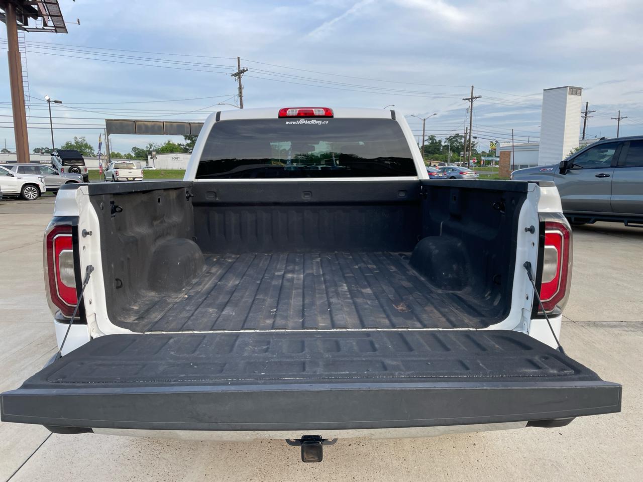 GMC Sierra 1500 4WD Crew Cab 143.5" SLT 2018