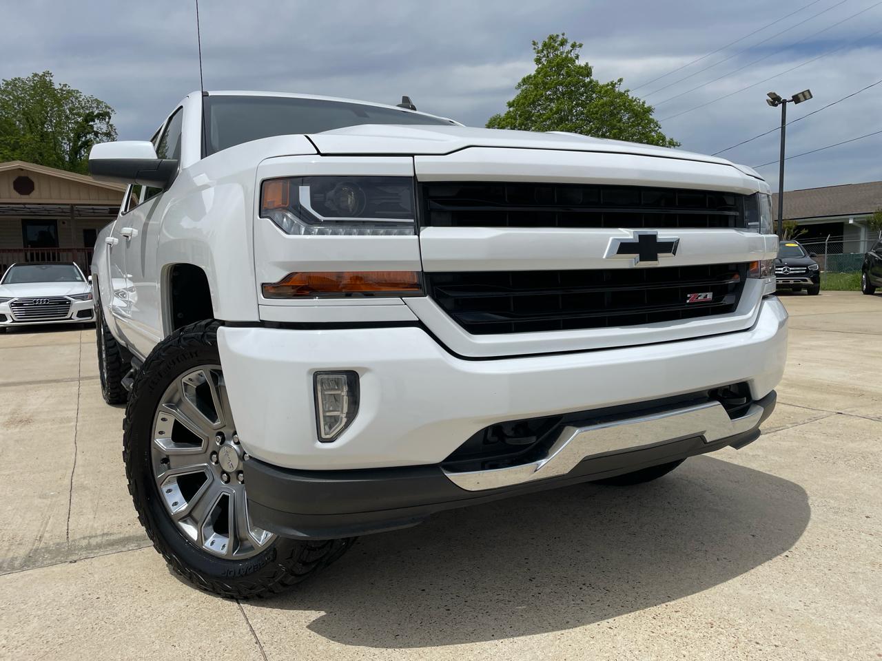 Chevrolet Silverado 1500 4WD Crew Cab 143.5" LT w/2LT 2017