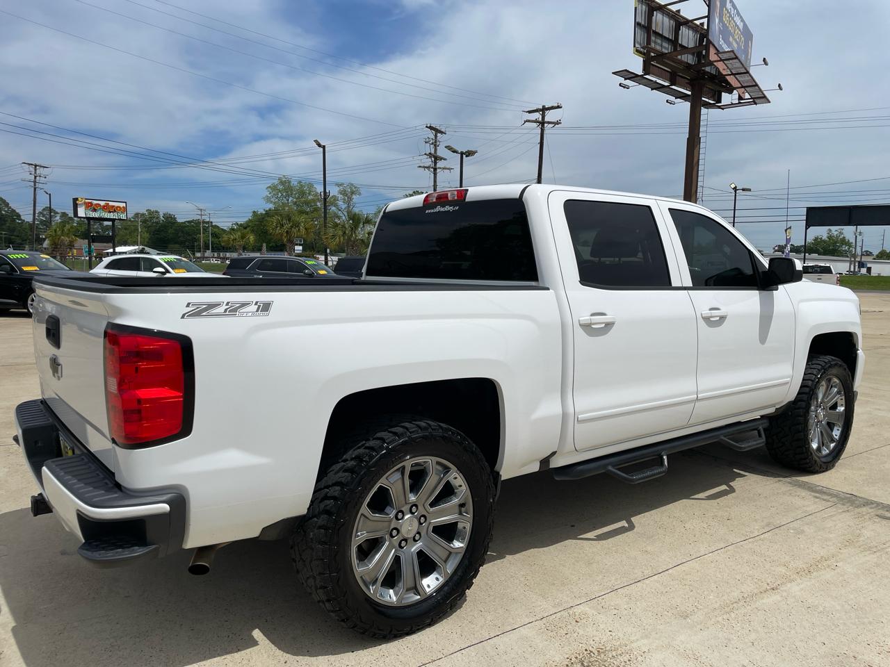 Chevrolet Silverado 1500 4WD Crew Cab 143.5" LT w/2LT 2017