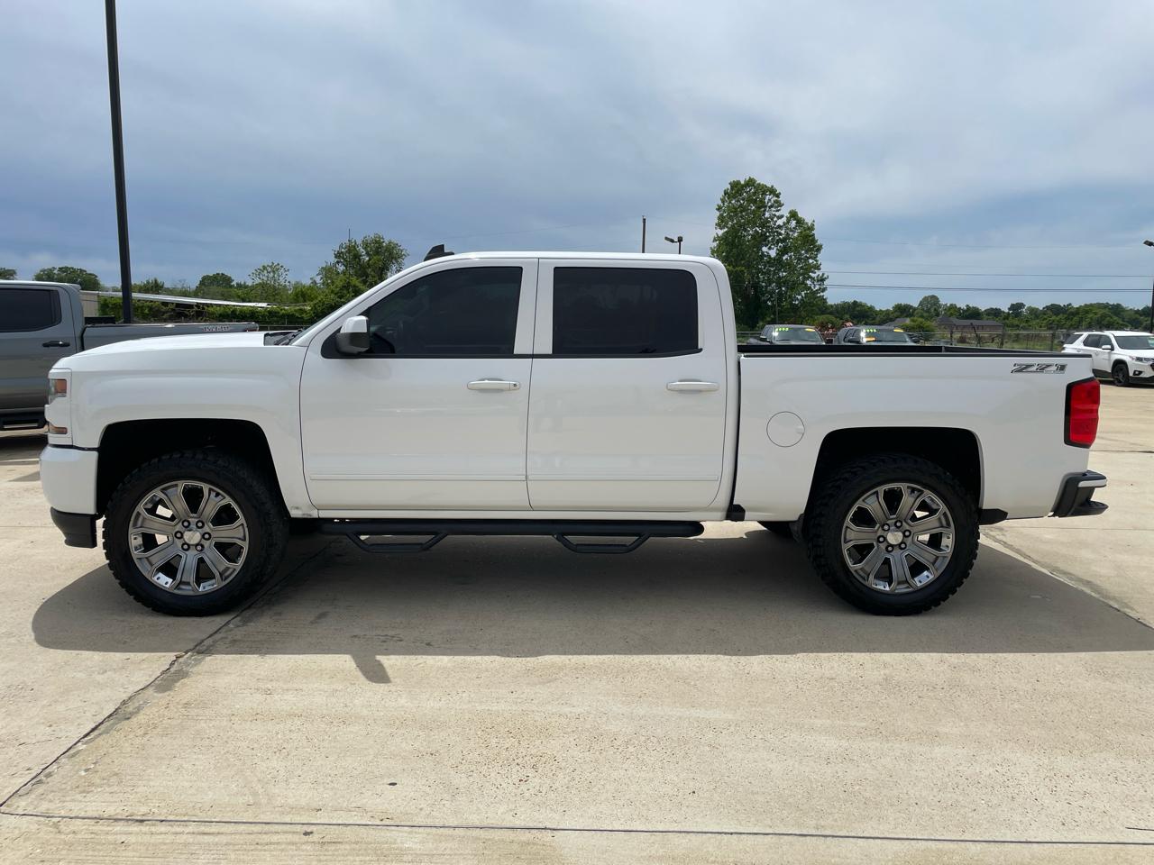 Chevrolet Silverado 1500 4WD Crew Cab 143.5" LT w/2LT 2017