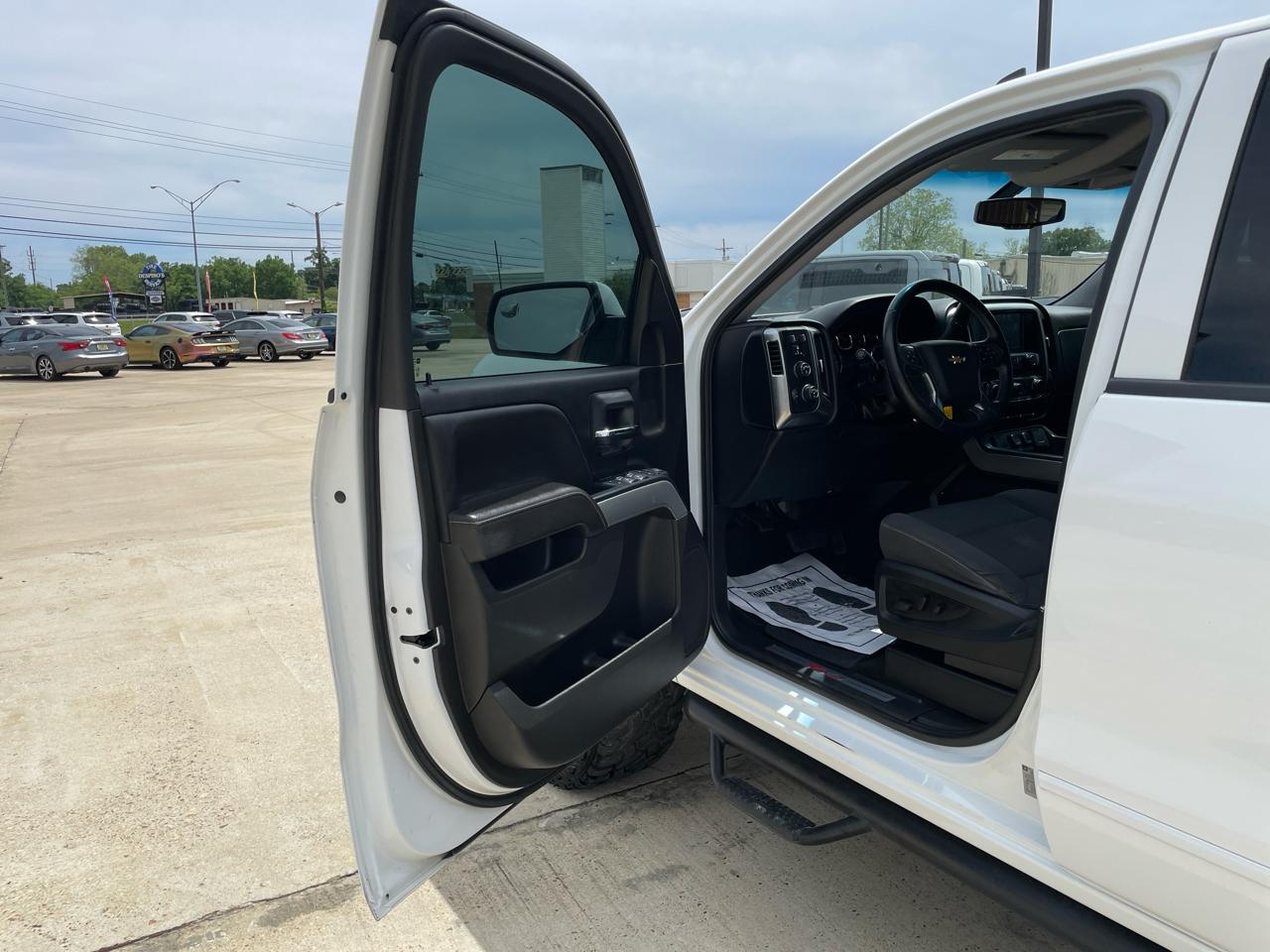 Chevrolet Silverado 1500 4WD Crew Cab 143.5" LT w/2LT 2017