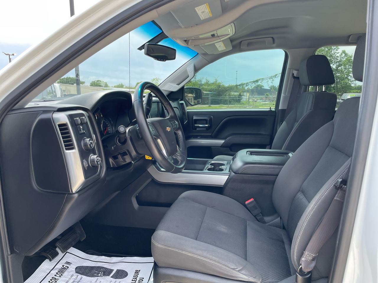 Chevrolet Silverado 1500 4WD Crew Cab 143.5" LT w/2LT 2017