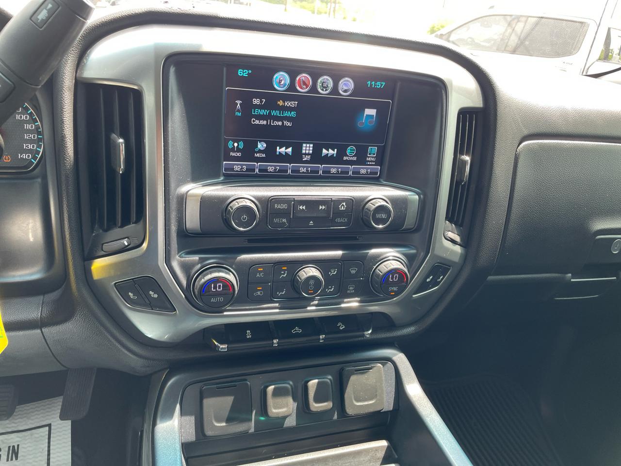 Chevrolet Silverado 1500 4WD Crew Cab 143.5" LT w/2LT 2017