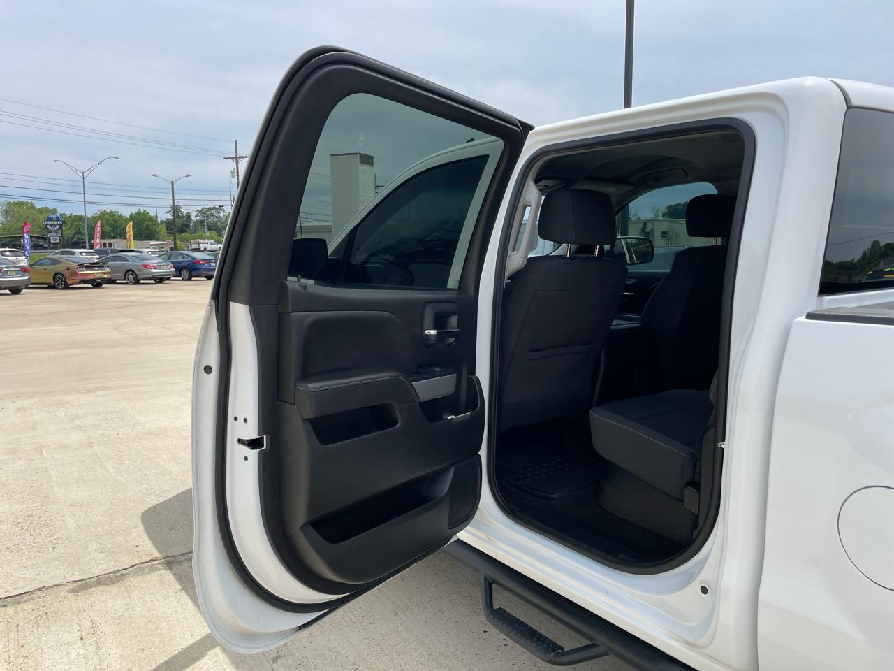 Chevrolet Silverado 1500 4WD Crew Cab 143.5" LT w/2LT 2017