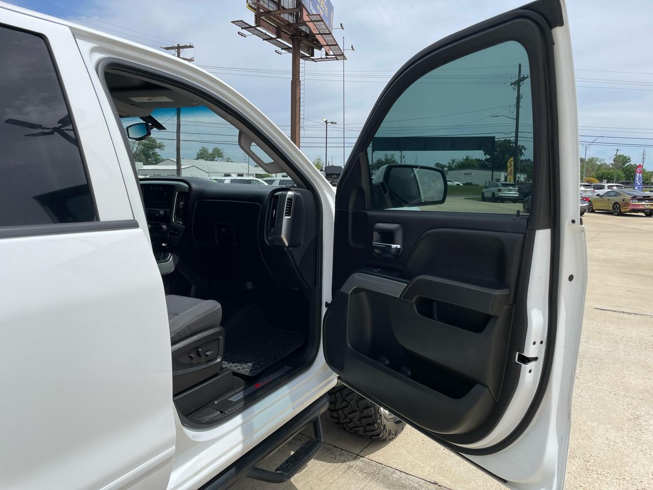 Chevrolet Silverado 1500 4WD Crew Cab 143.5" LT w/2LT 2017