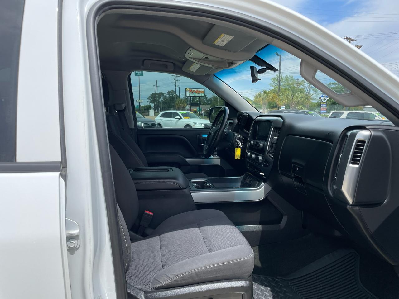 Chevrolet Silverado 1500 4WD Crew Cab 143.5" LT w/2LT 2017