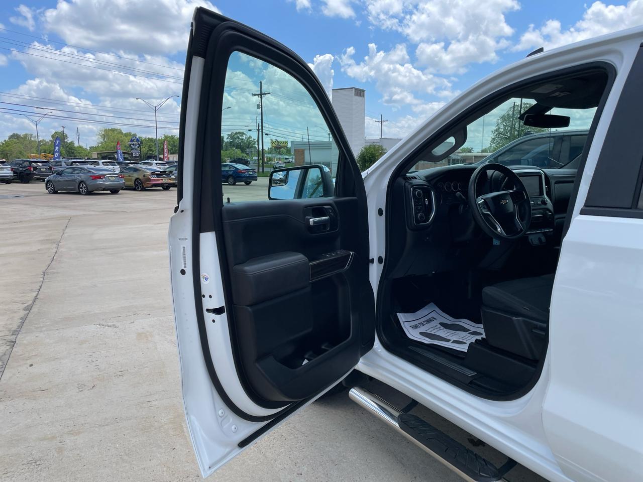 Chevrolet Silverado 1500 4WD Double Cab 147" LT 2020