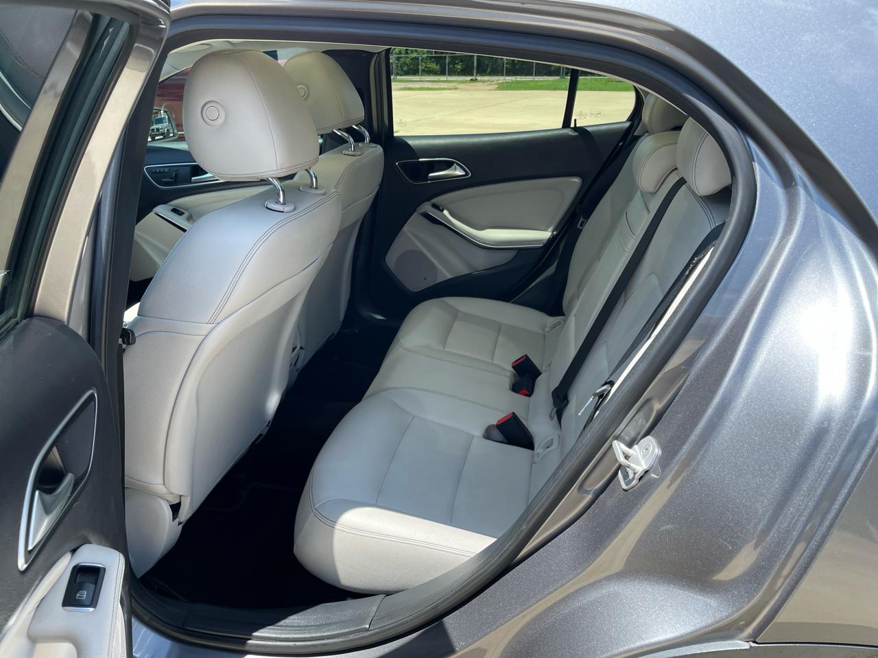 Mercedes-Benz GLA-Class 4MATIC 4dr GLA 250 2015