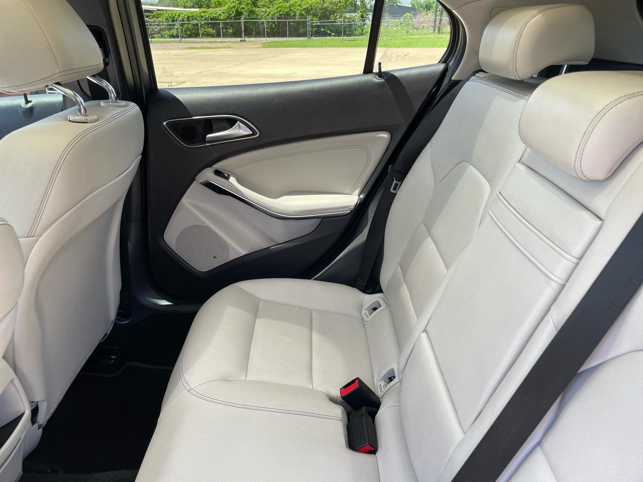 Mercedes-Benz GLA-Class 4MATIC 4dr GLA 250 2015