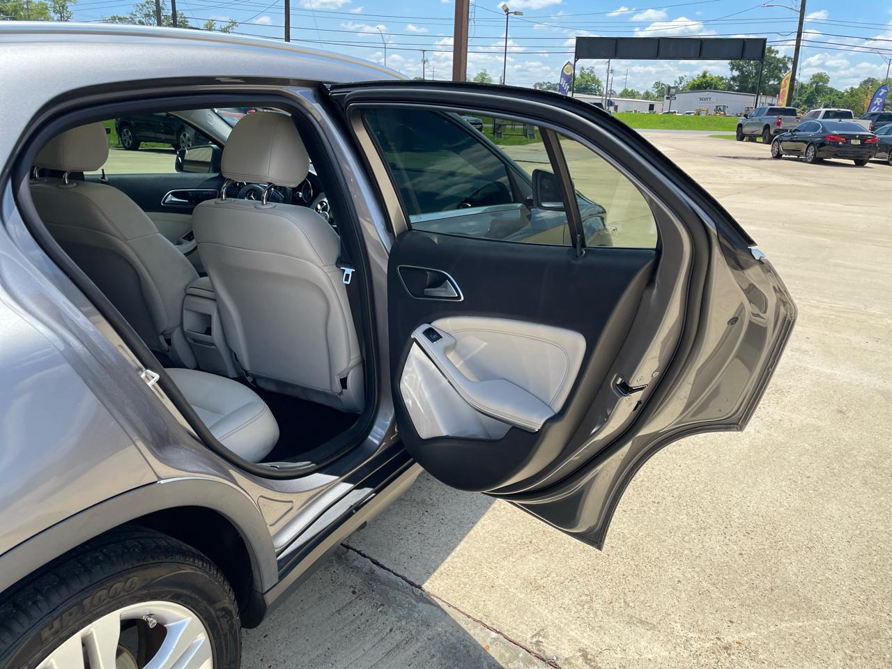 Mercedes-Benz GLA-Class 4MATIC 4dr GLA 250 2015