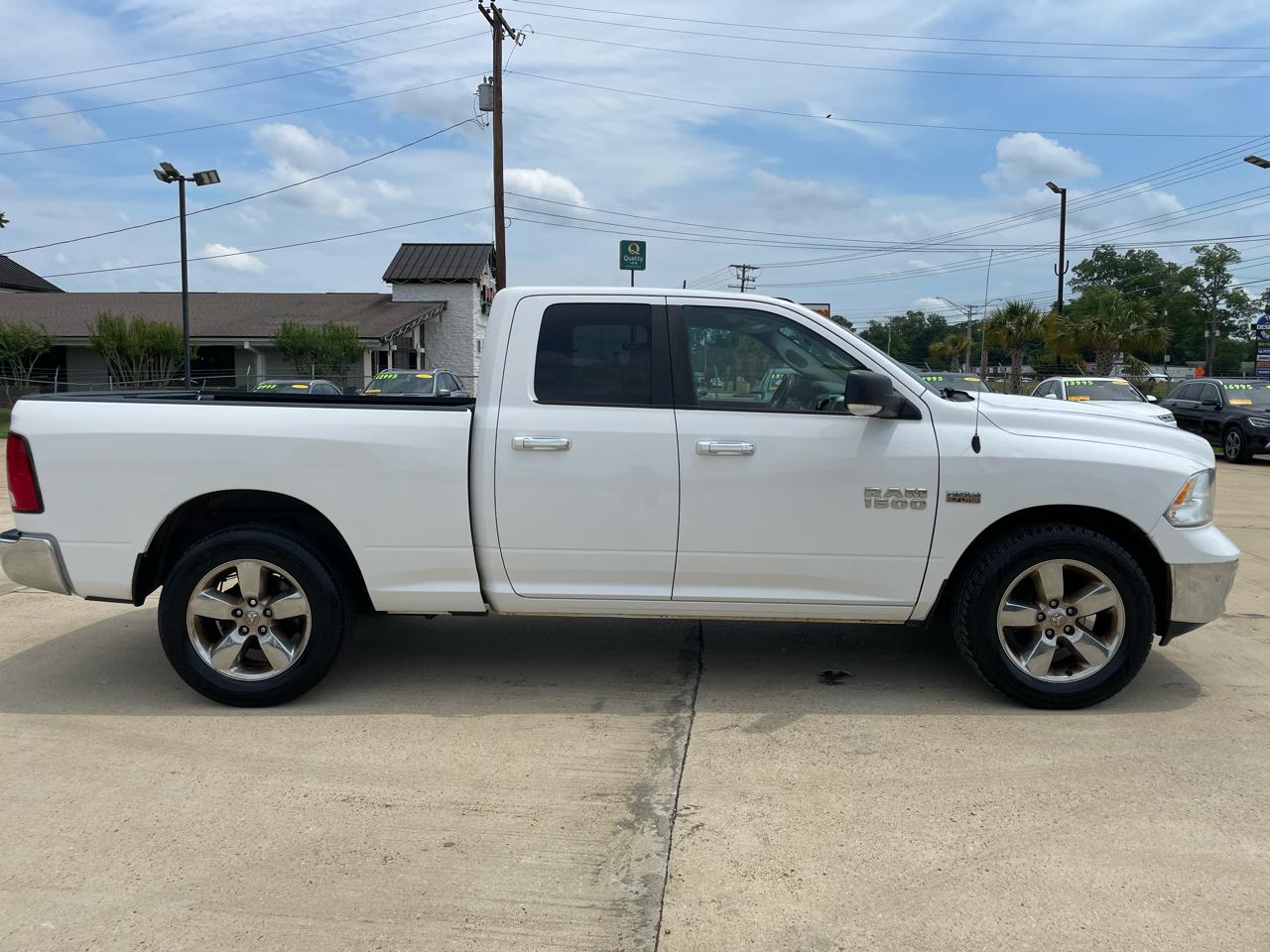 RAM 1500 Big Horn 4x2 Quad Cab 6'4" Box 2017