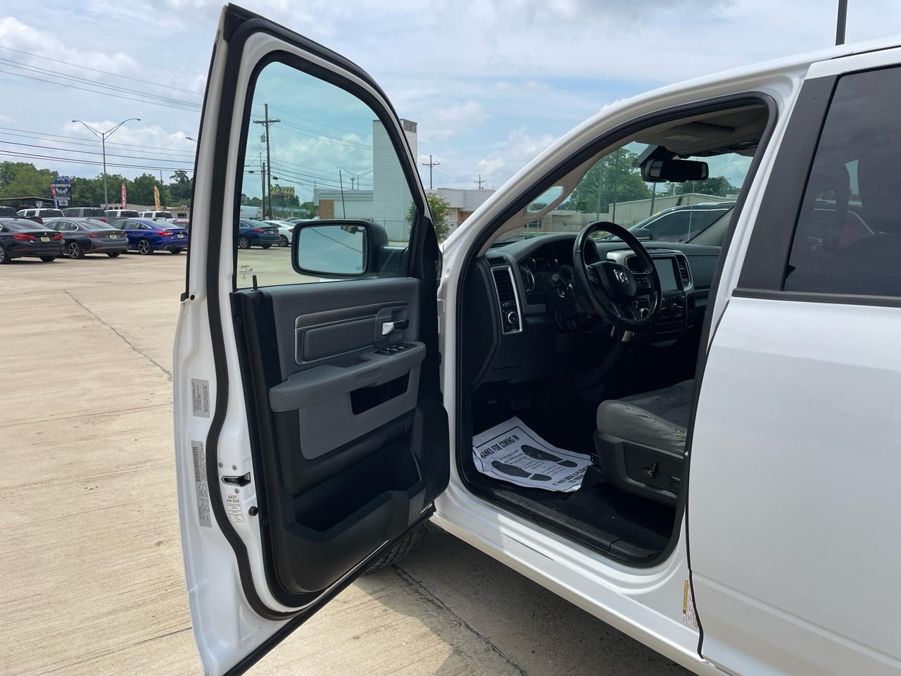 RAM 1500 Big Horn 4x2 Quad Cab 6'4" Box 2017
