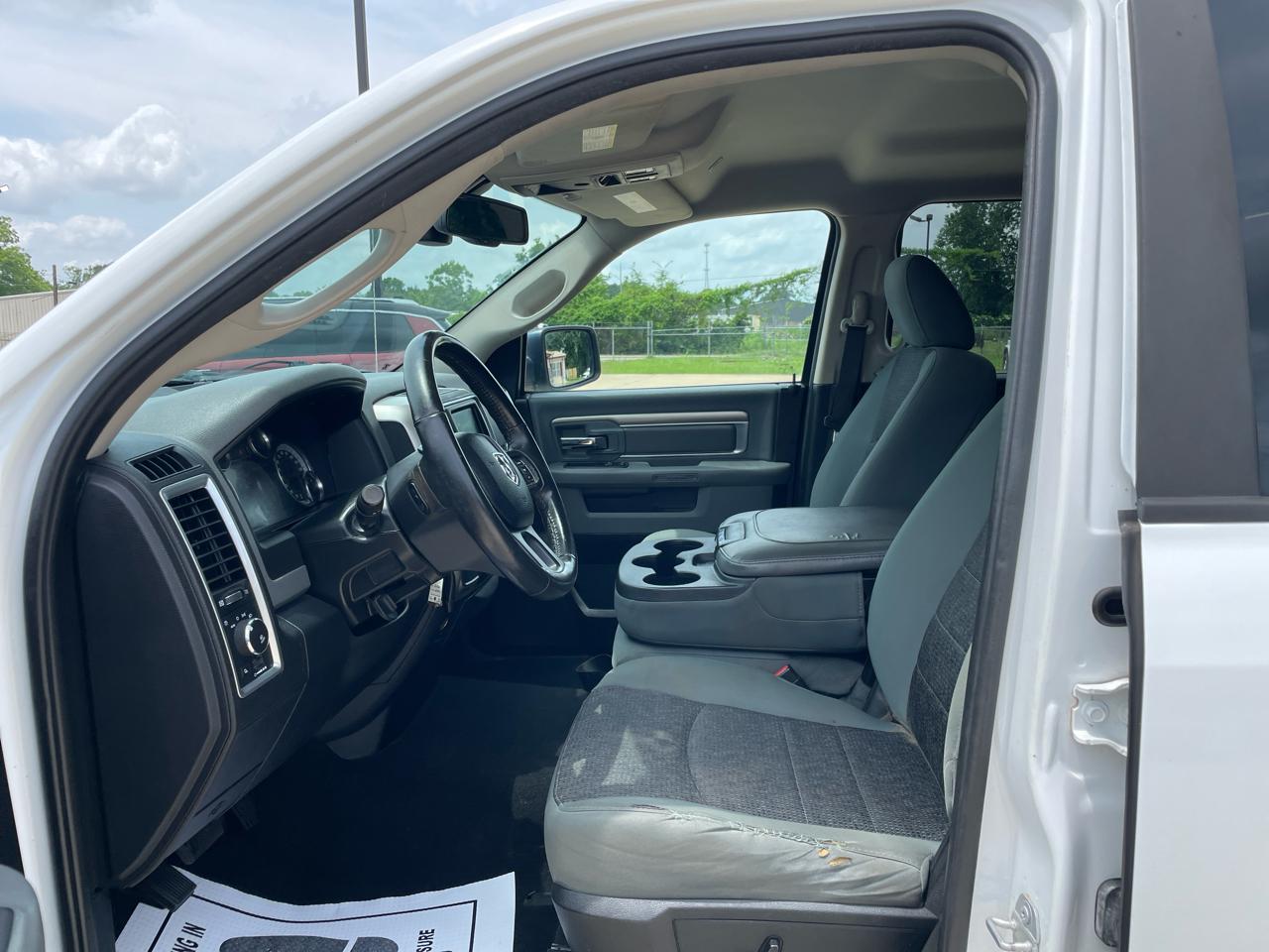 RAM 1500 Big Horn 4x2 Quad Cab 6'4" Box 2017
