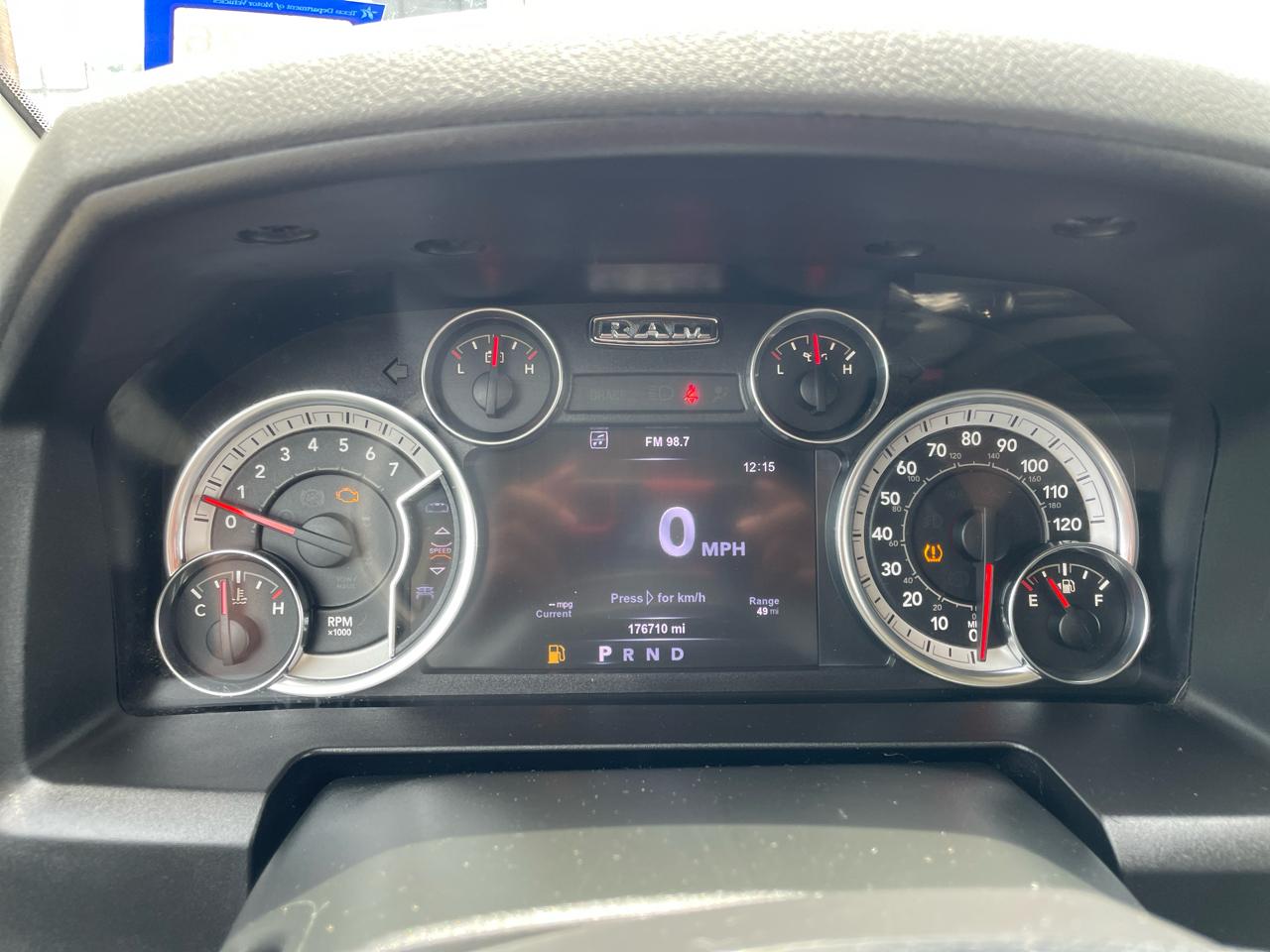 RAM 1500 Big Horn 4x2 Quad Cab 6'4" Box 2017
