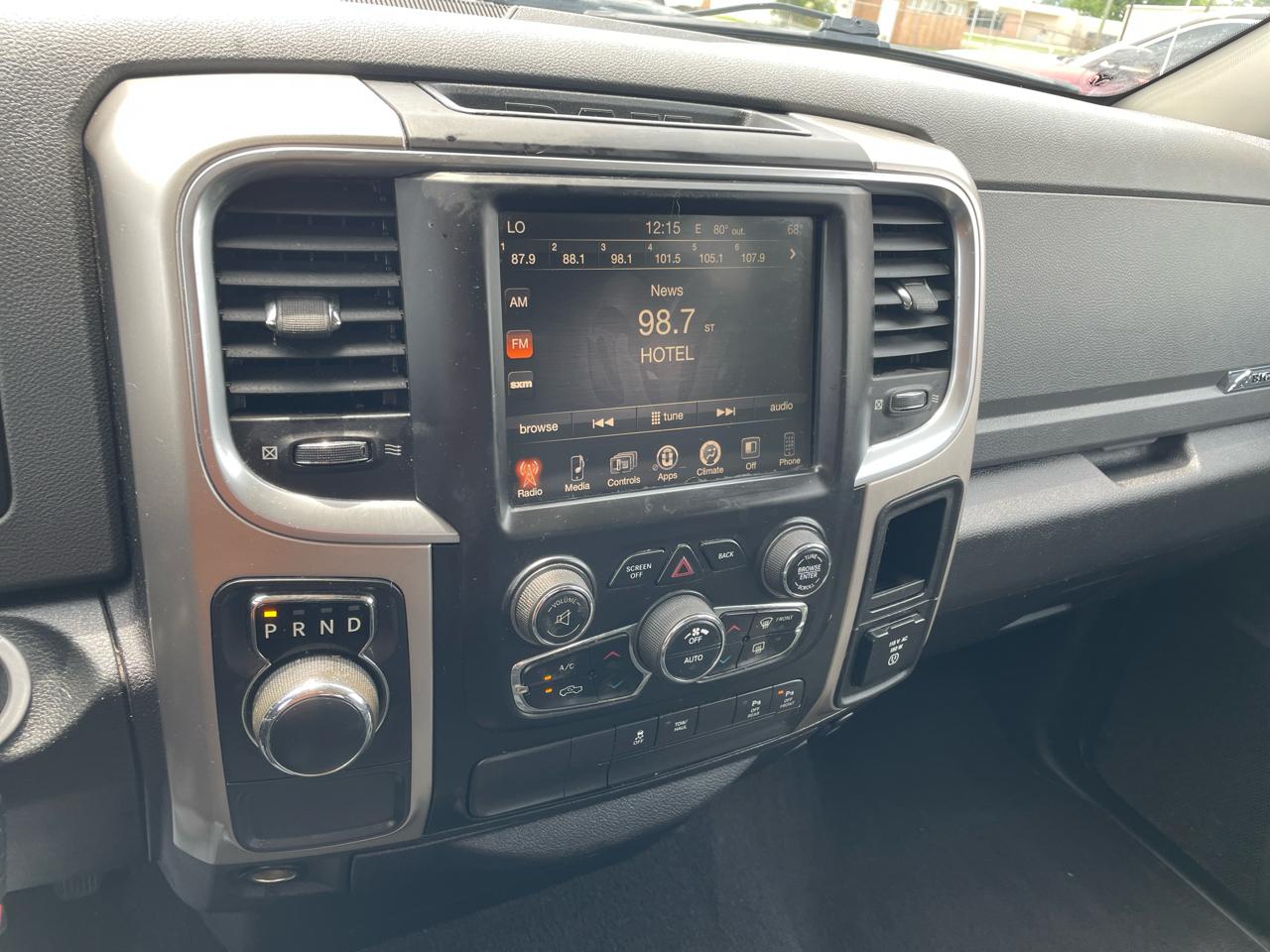 RAM 1500 Big Horn 4x2 Quad Cab 6'4" Box 2017