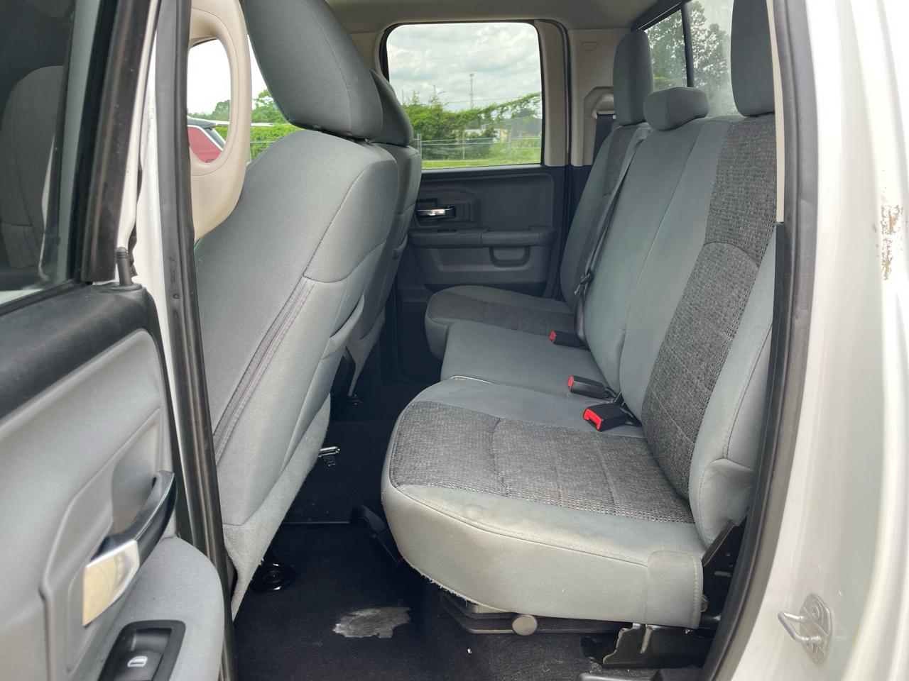 RAM 1500 Big Horn 4x2 Quad Cab 6'4" Box 2017