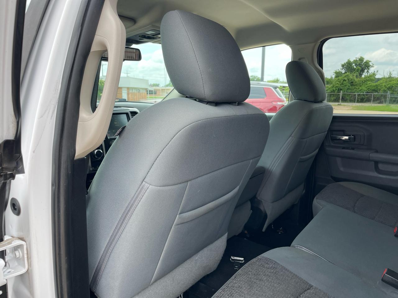 RAM 1500 Big Horn 4x2 Quad Cab 6'4" Box 2017