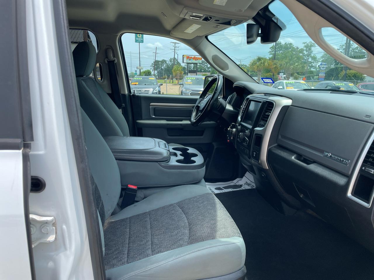 RAM 1500 Big Horn 4x2 Quad Cab 6'4" Box 2017