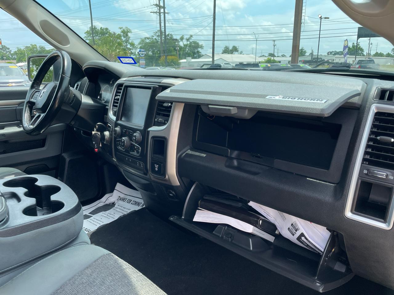 RAM 1500 Big Horn 4x2 Quad Cab 6'4" Box 2017