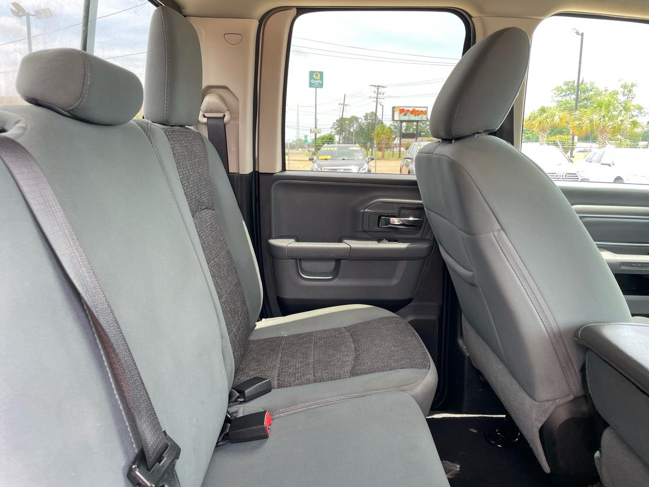 RAM 1500 Big Horn 4x2 Quad Cab 6'4" Box 2017