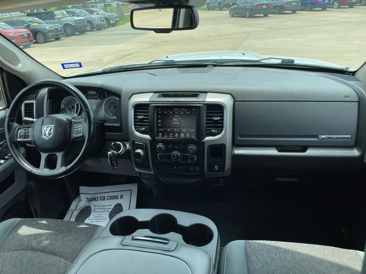 RAM 1500 Big Horn 4x2 Quad Cab 6'4" Box 2017