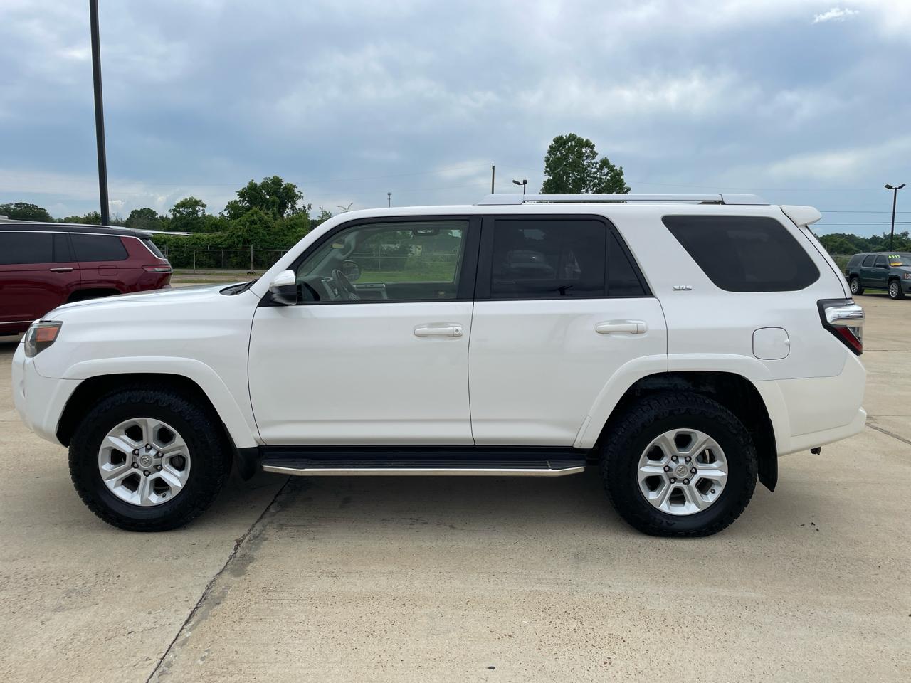Toyota 4Runner SR5 Premium 2WD (Natl) 2017