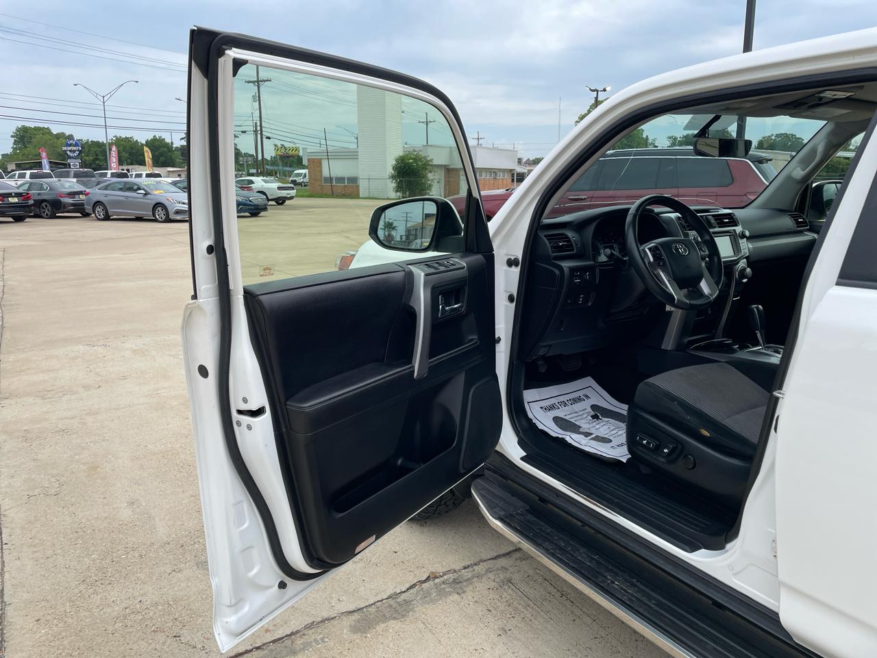 Toyota 4Runner SR5 Premium 2WD (Natl) 2017