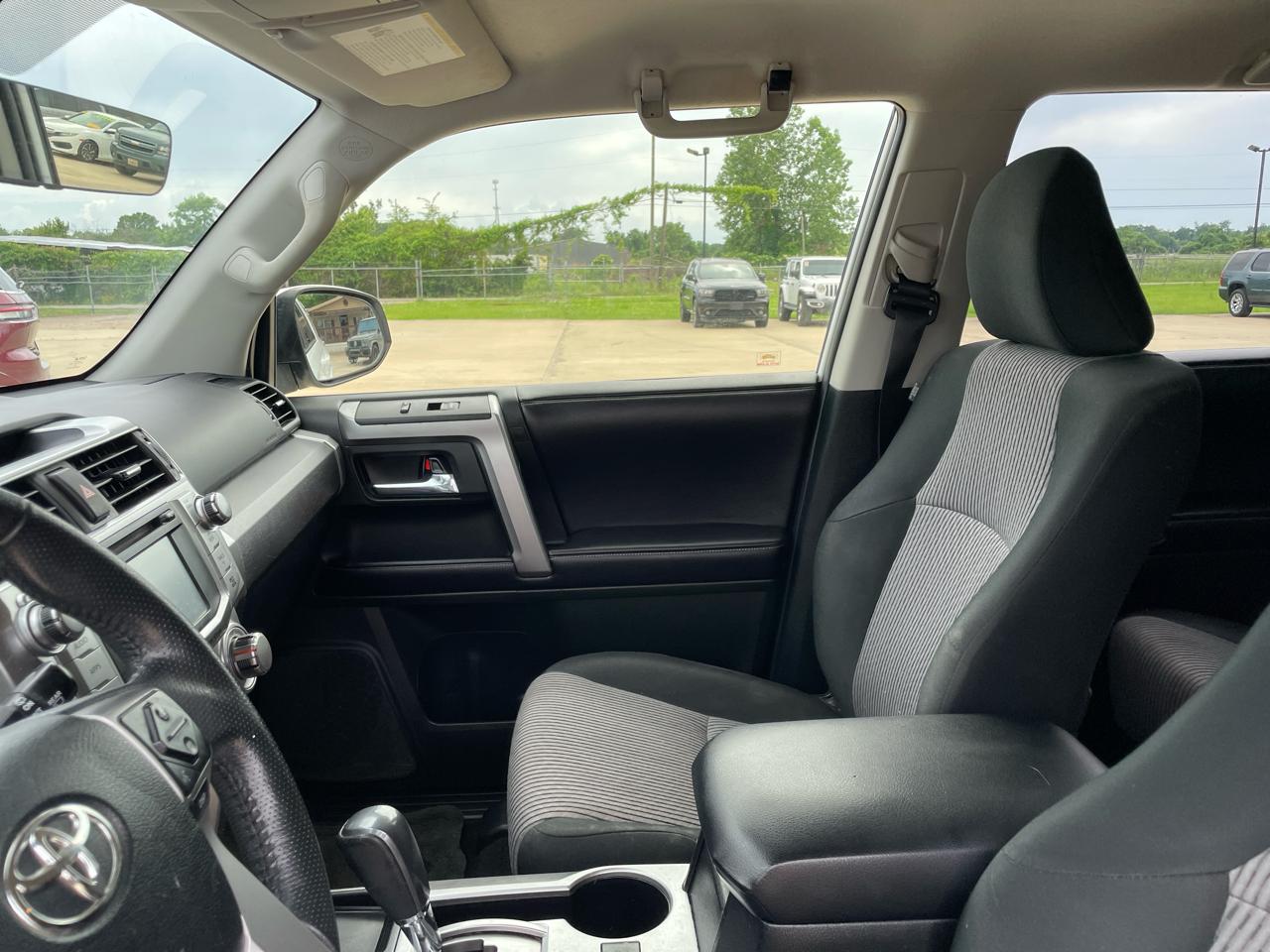 Toyota 4Runner SR5 Premium 2WD (Natl) 2017