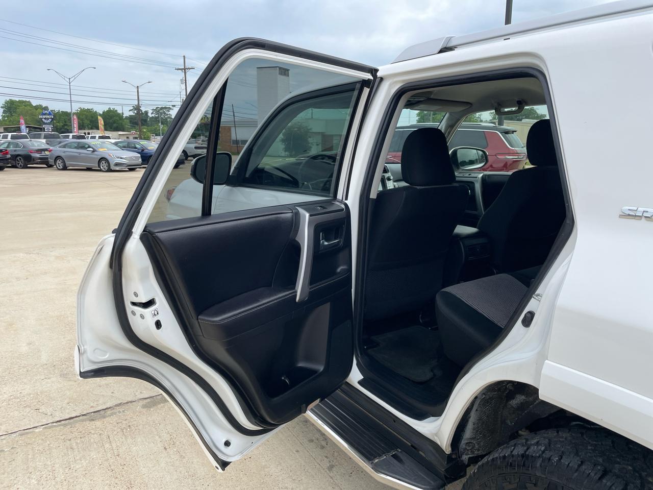 Toyota 4Runner SR5 Premium 2WD (Natl) 2017