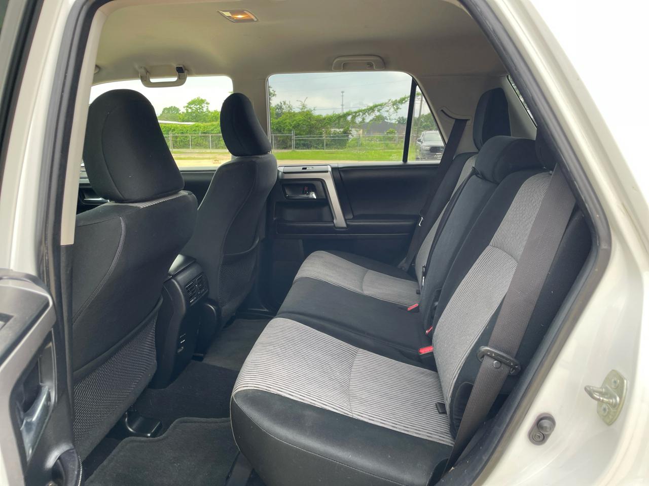 Toyota 4Runner SR5 Premium 2WD (Natl) 2017