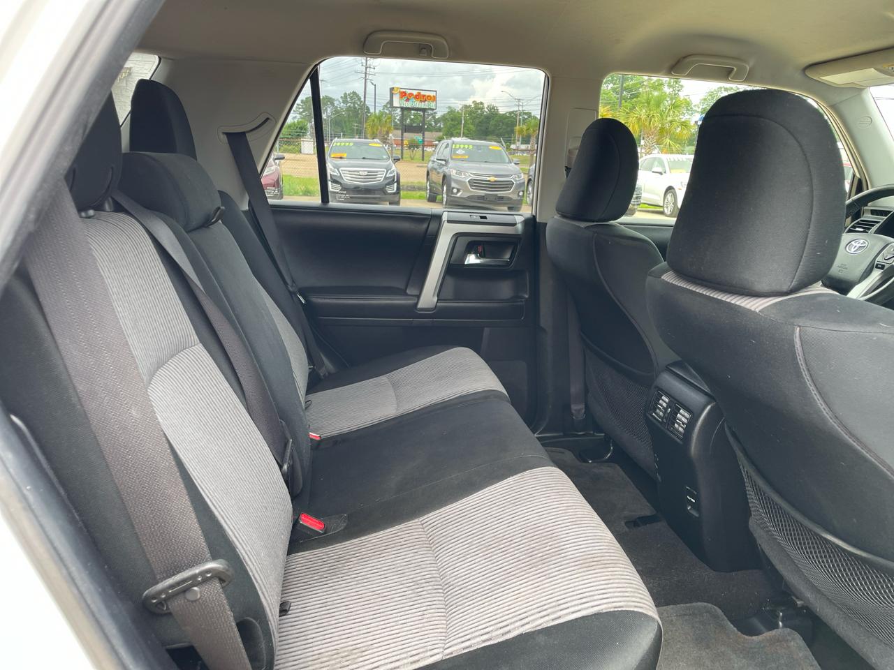 Toyota 4Runner SR5 Premium 2WD (Natl) 2017