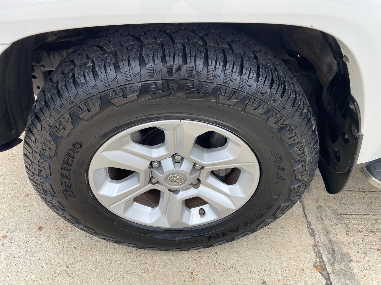Toyota 4Runner SR5 Premium 2WD (Natl) 2017