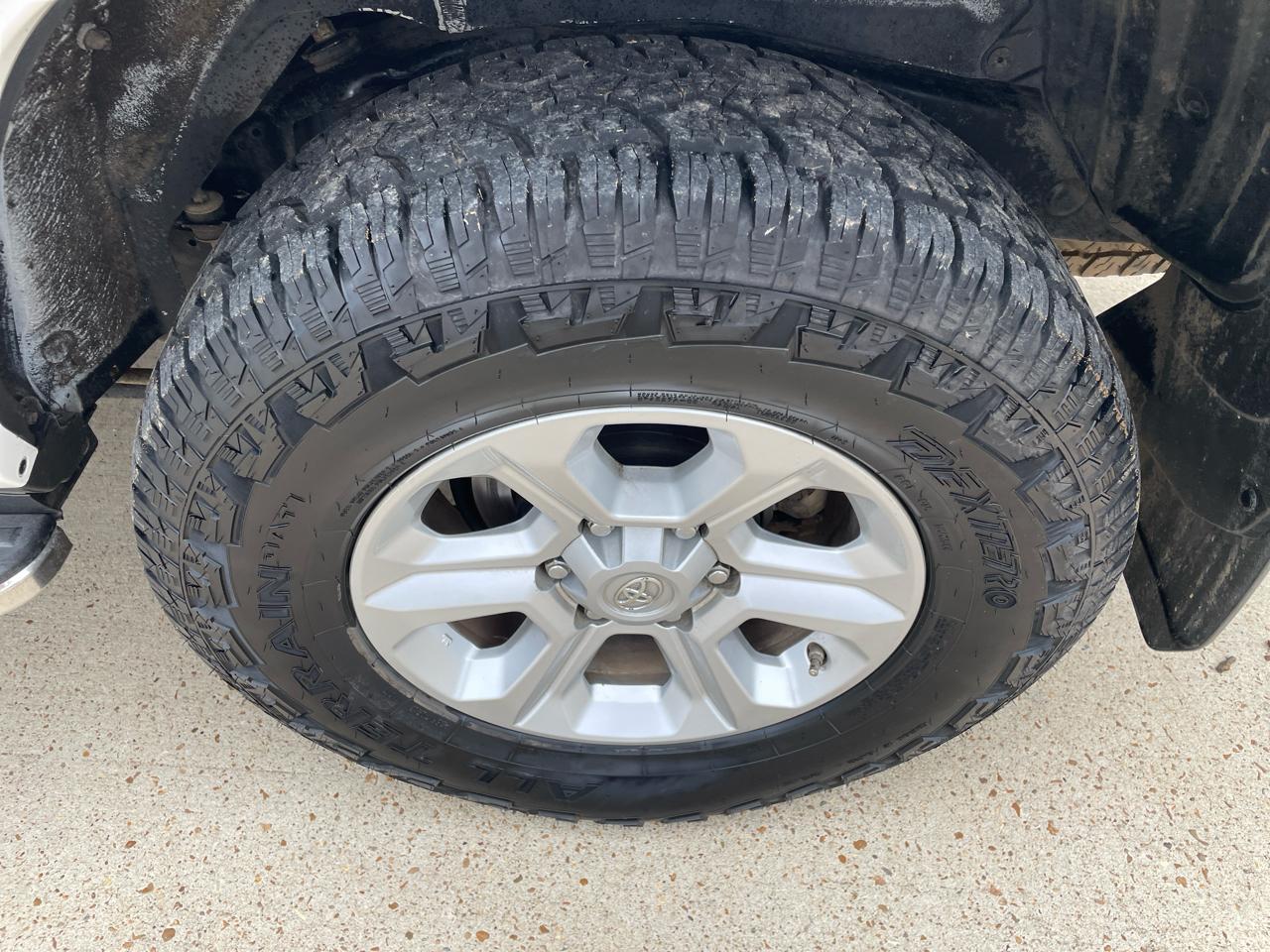 Toyota 4Runner SR5 Premium 2WD (Natl) 2017