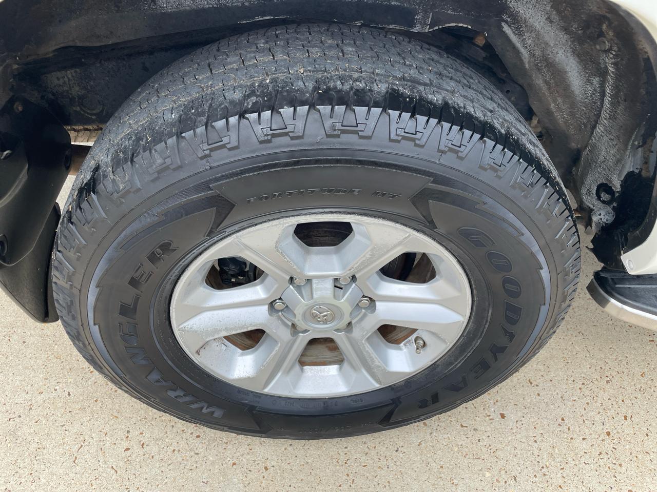 Toyota 4Runner SR5 Premium 2WD (Natl) 2017