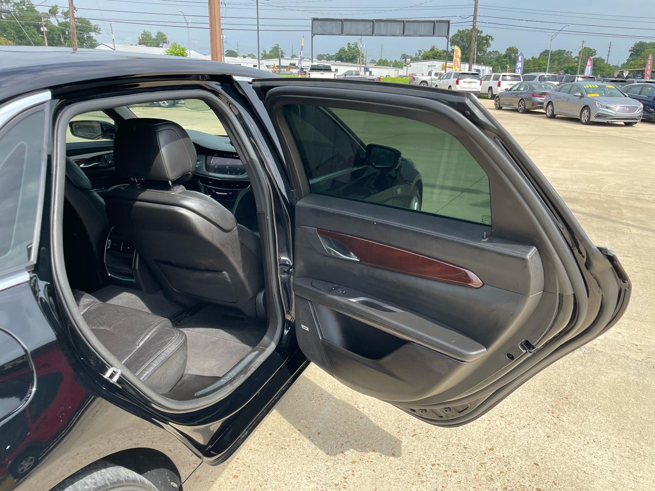 Cadillac CT6 4dr Sdn 2.0L Turbo RWD 2018